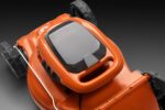 Husqvarna LC 137i Cordless Lawn Mower 37.5cm - Image 5